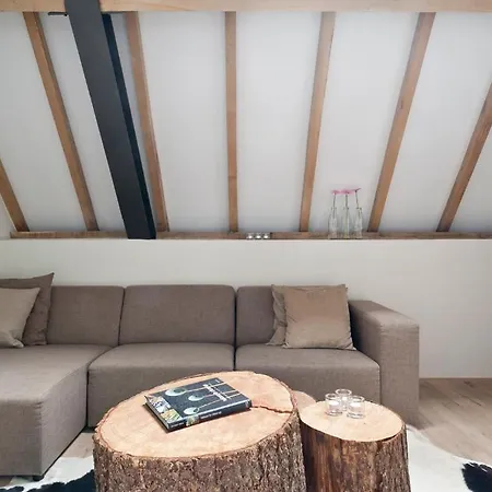 Cour 8 Lofts