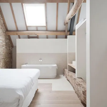 Cour 8 Lofts Kır Evi Maastricht