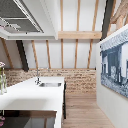Cour 8 Lofts Kır Evi